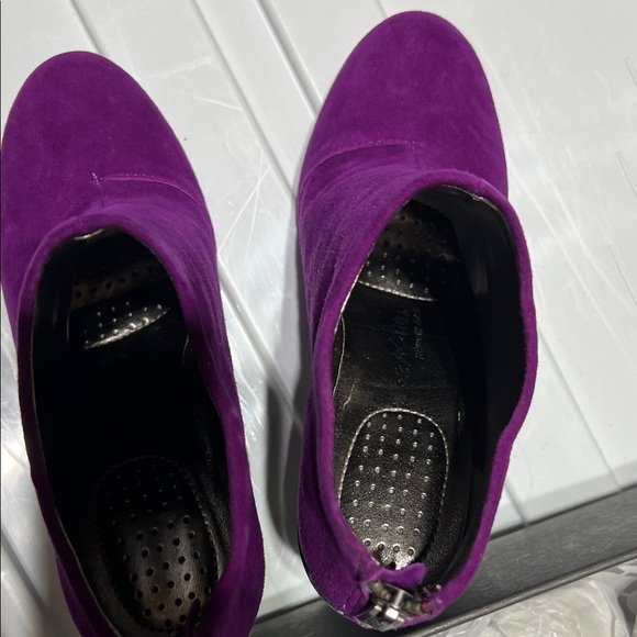 Reaction Kenneth Cole Vibrant Purple Heeled Boots - Picture 7 of 14